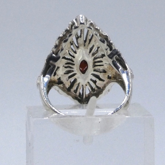 Chapal Zenray Vintage Sterling Silver, Marcasite & Garnet Ring - Picture 4 of 8